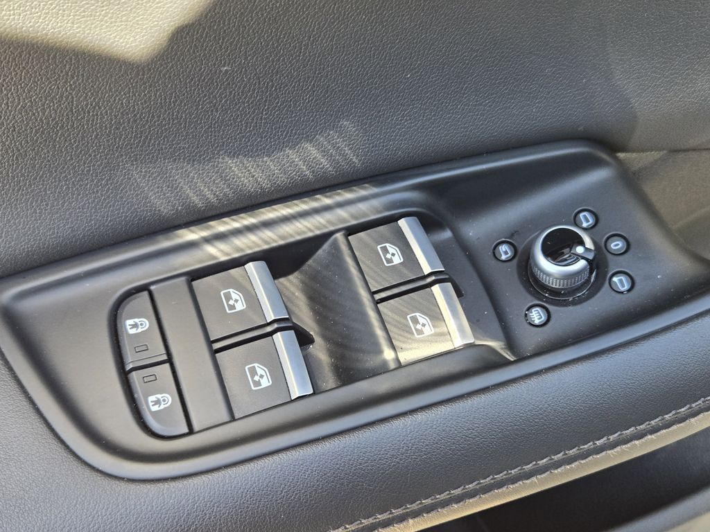 used 2023 Audi Q7 car, priced at $48,164