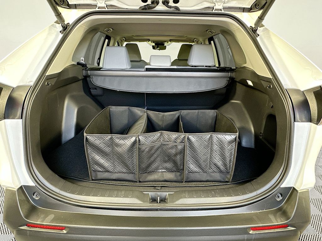 Thumbnail: 2025 Toyota RAV4 - 26