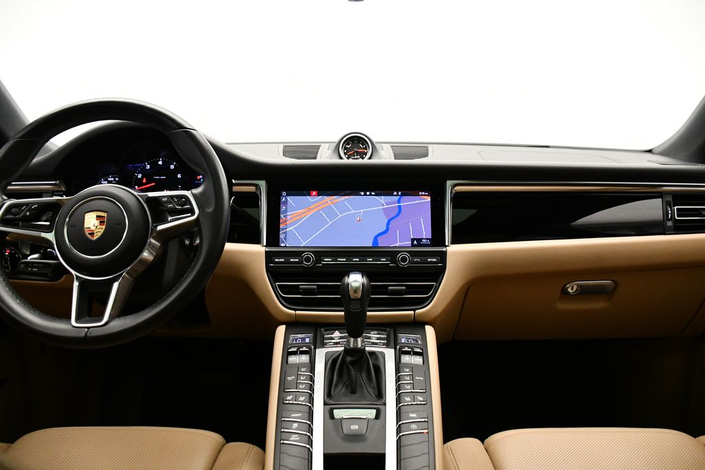 2021 Porsche Macan  21