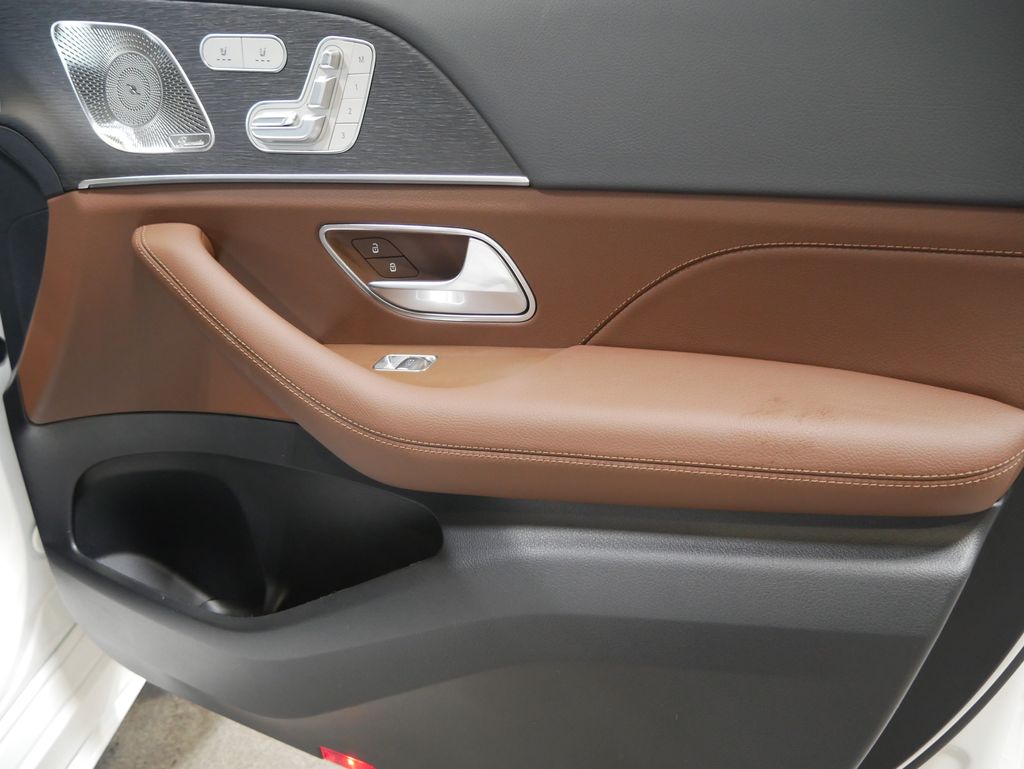 Thumbnail: 2026 Mercedes-Benz GLE - 28