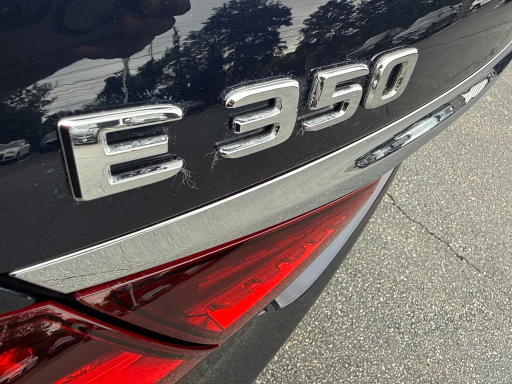 Thumbnail: 2023 Mercedes-Benz E-Class - 9