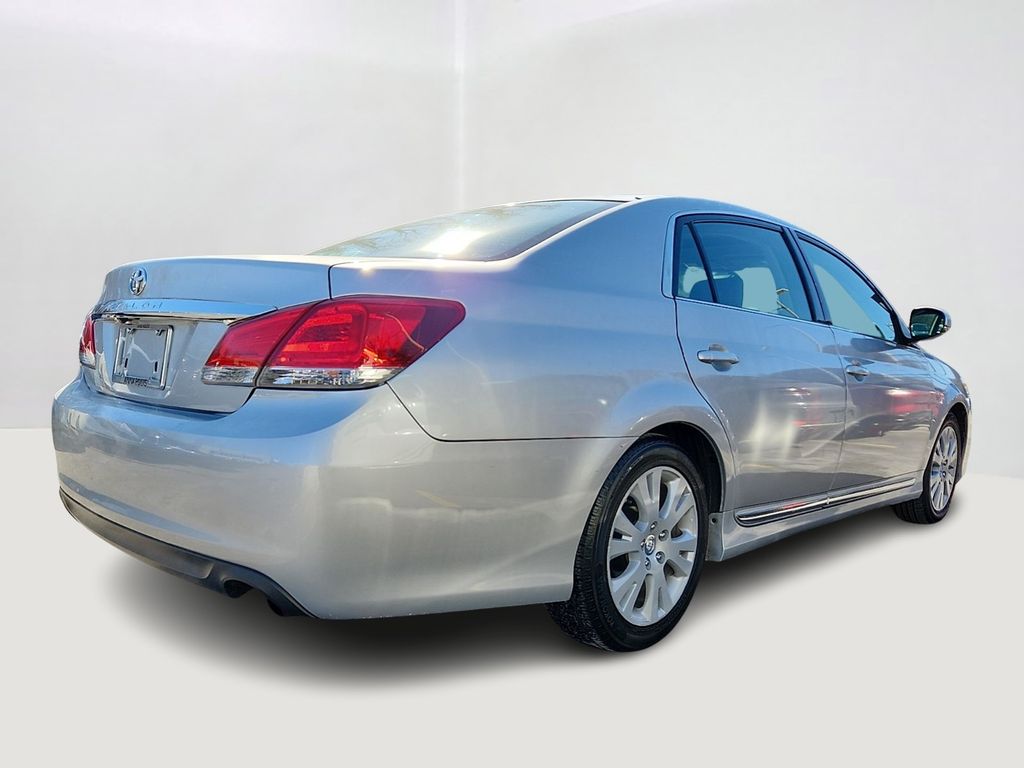 Thumbnail: 2012 Toyota Avalon - 4