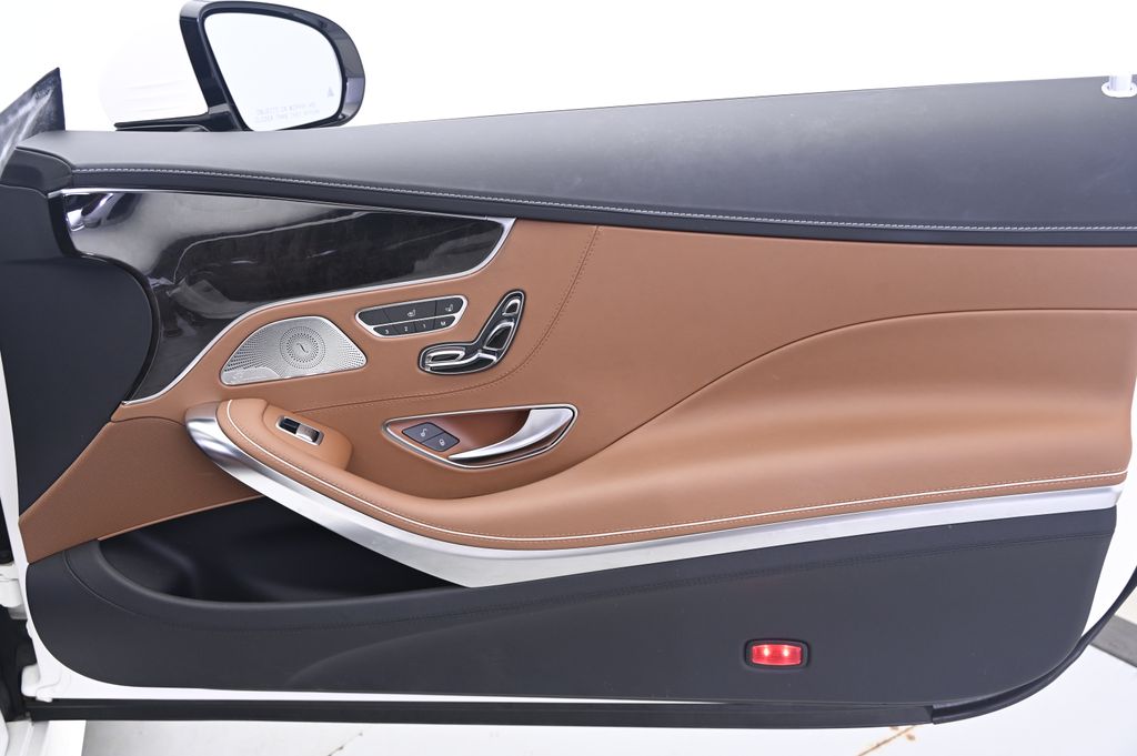 Thumbnail: 2016 Mercedes-Benz S-Class - 16