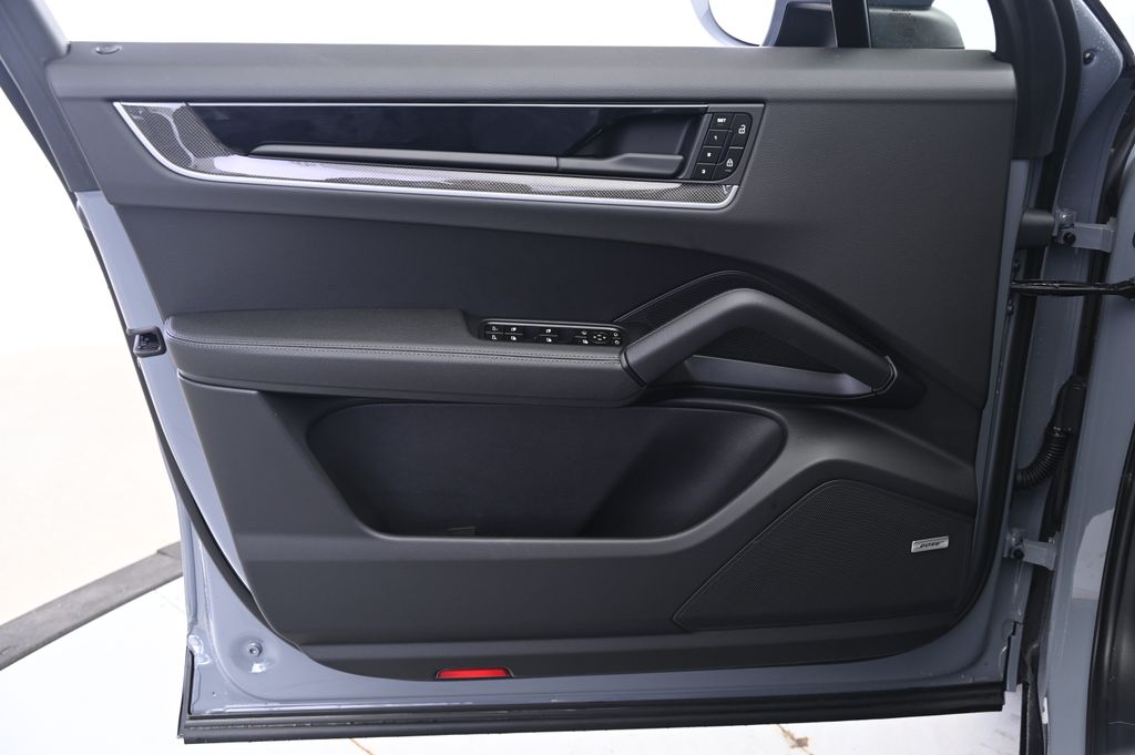 Thumbnail: 2025 Porsche Cayenne - 26