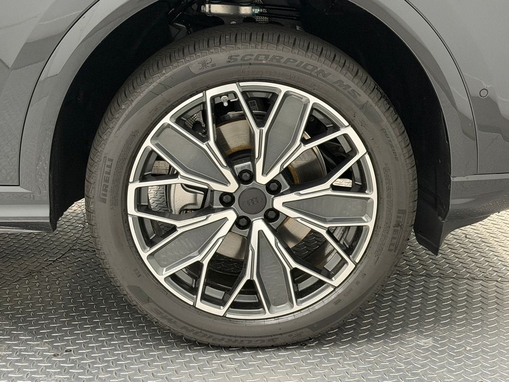 Thumbnail: 2026 Audi Q5 - 9