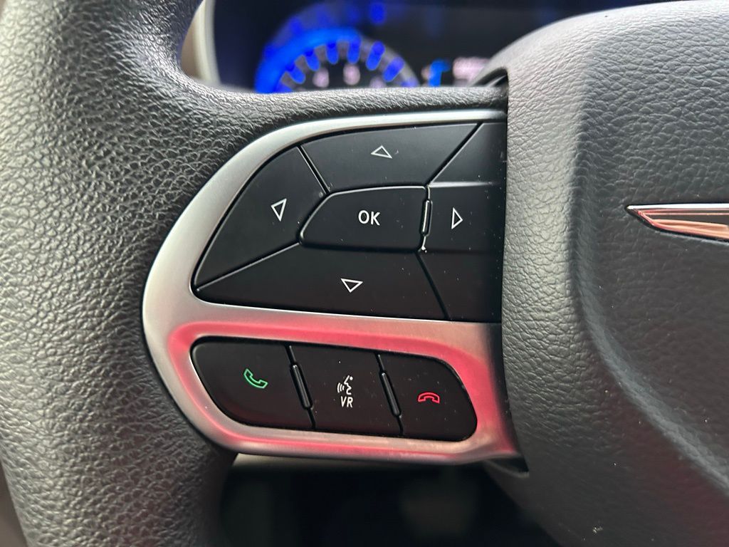 Thumbnail: 2017 Chrysler Pacifica - 19