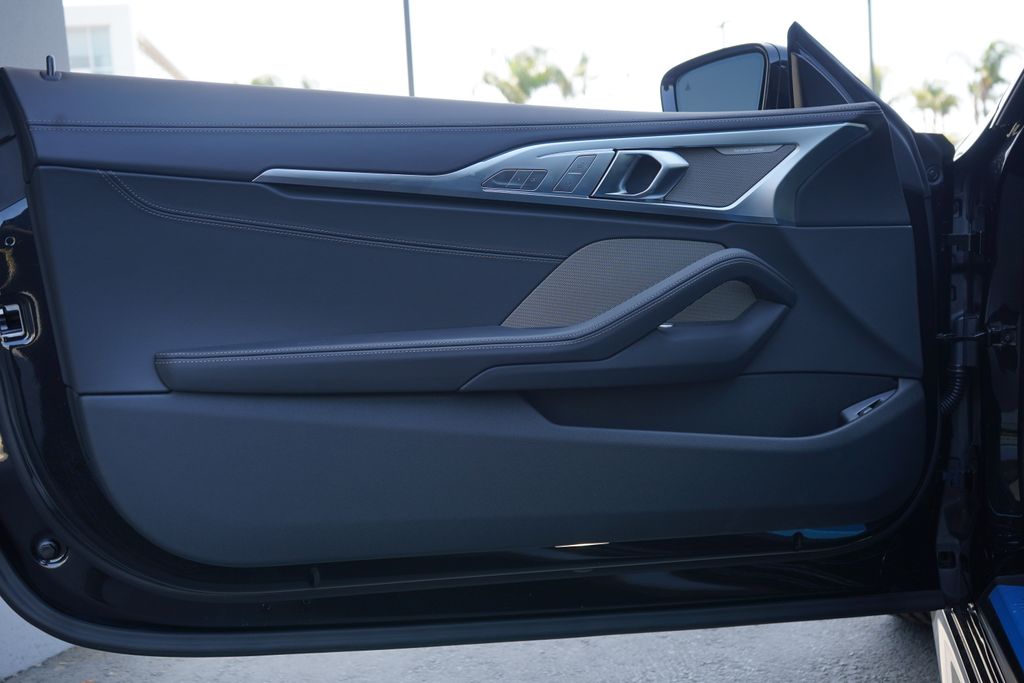 Thumbnail: 2026 BMW 8 Series - 10