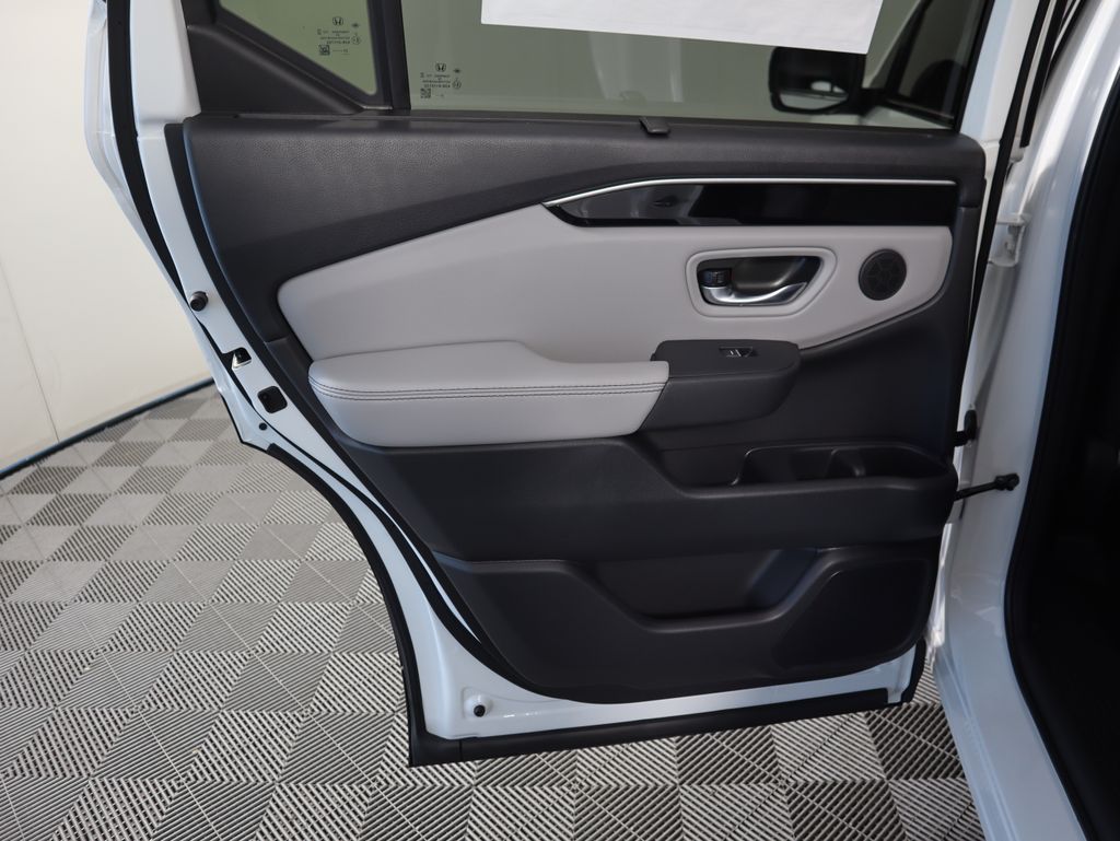 Thumbnail: 2025 Honda Pilot - 27