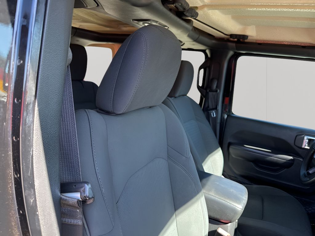Used 2021 Black Jeep Unlimited Sport image 15