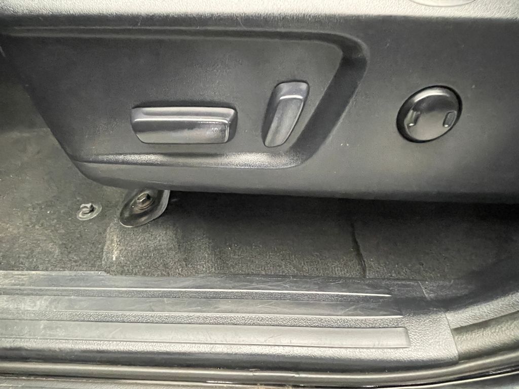 Thumbnail: 2014 Toyota Tundra - 23