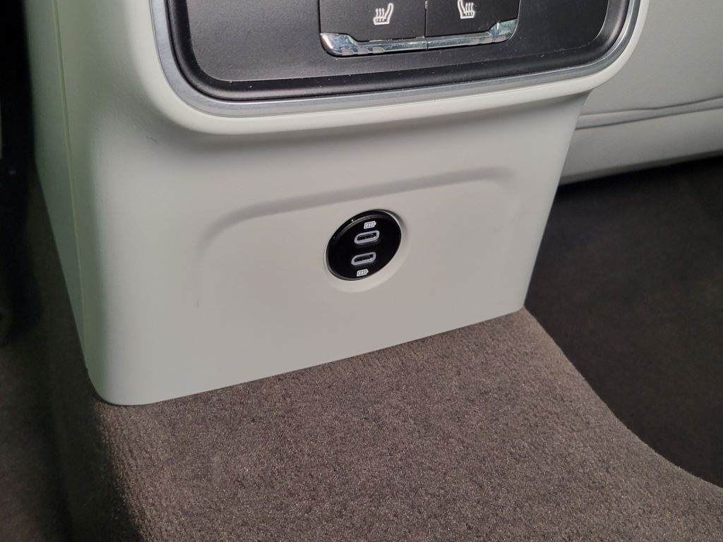 Thumbnail: 2021 Porsche Macan - 22