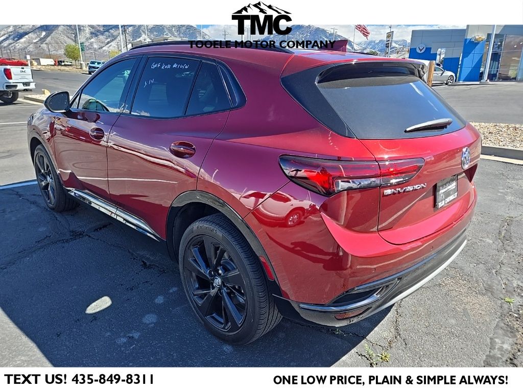 Used 2023 Red Buick Essence image 4