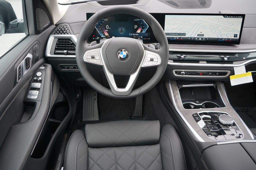 2025 BMW X7 xDrive40i 15