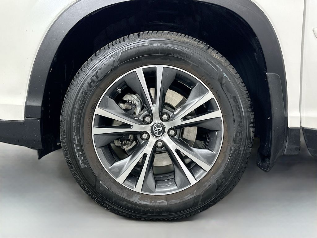 Thumbnail: 2019 Toyota Highlander - 30