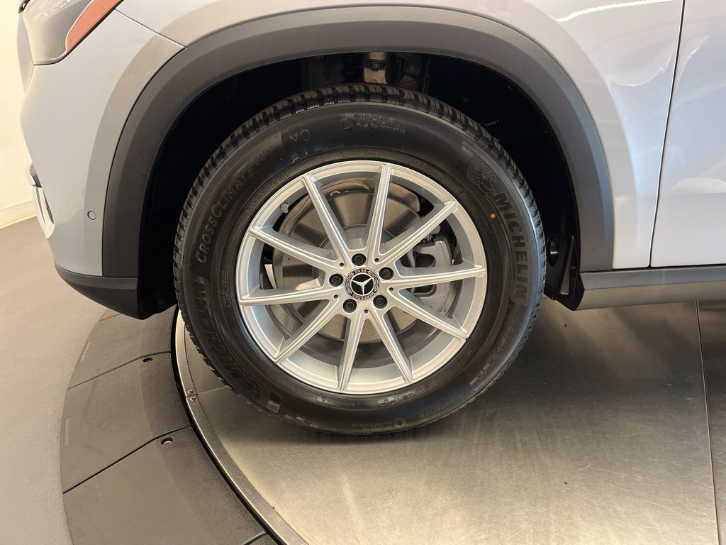 Thumbnail: 2026 Mercedes-Benz GLE - 10