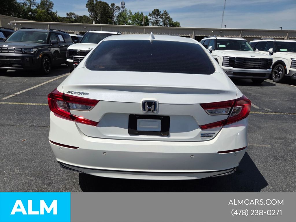 Used 2022 White Honda Touring image 12