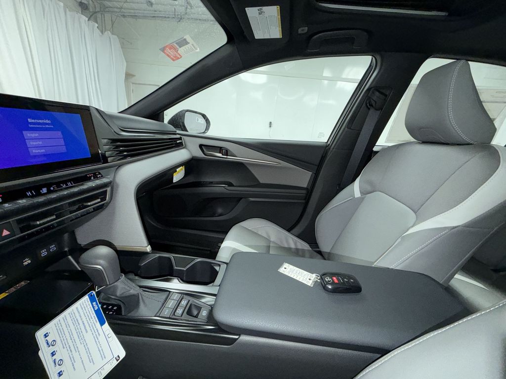 2026 Toyota Camry SE - Photo 21