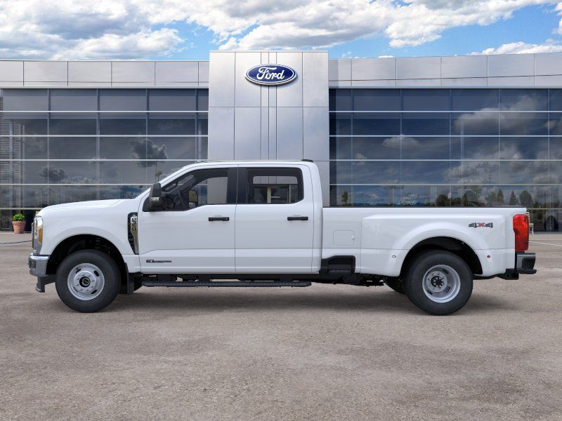New 2026 Oxford White Ford F-350® XL image 3