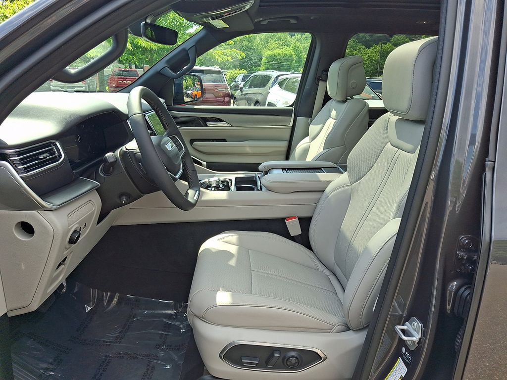 New 2026 Jeep Grand Wagoneer SUV