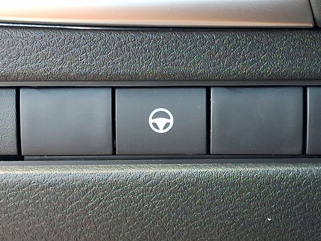 2025 Nissan Rogue — photo 25