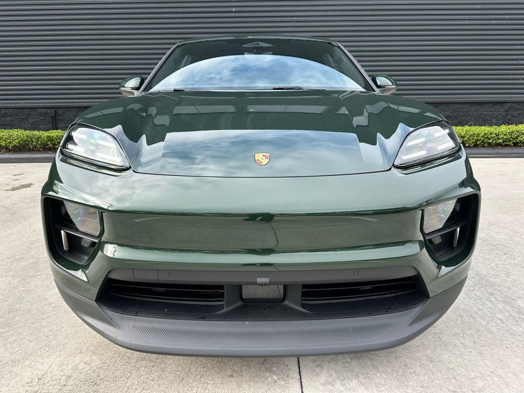 Thumbnail: 2025 Porsche Macan - 8