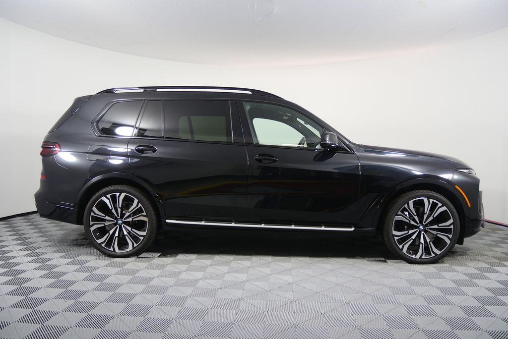 Thumbnail: 2023 BMW X7 - 2