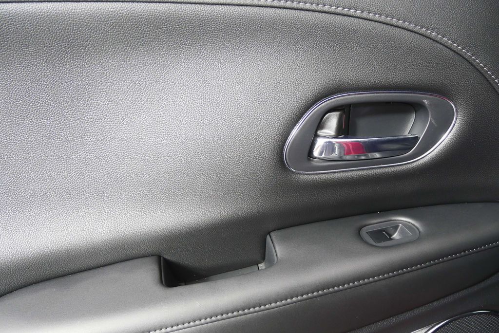 Thumbnail: 2018 Honda HR-V - 13
