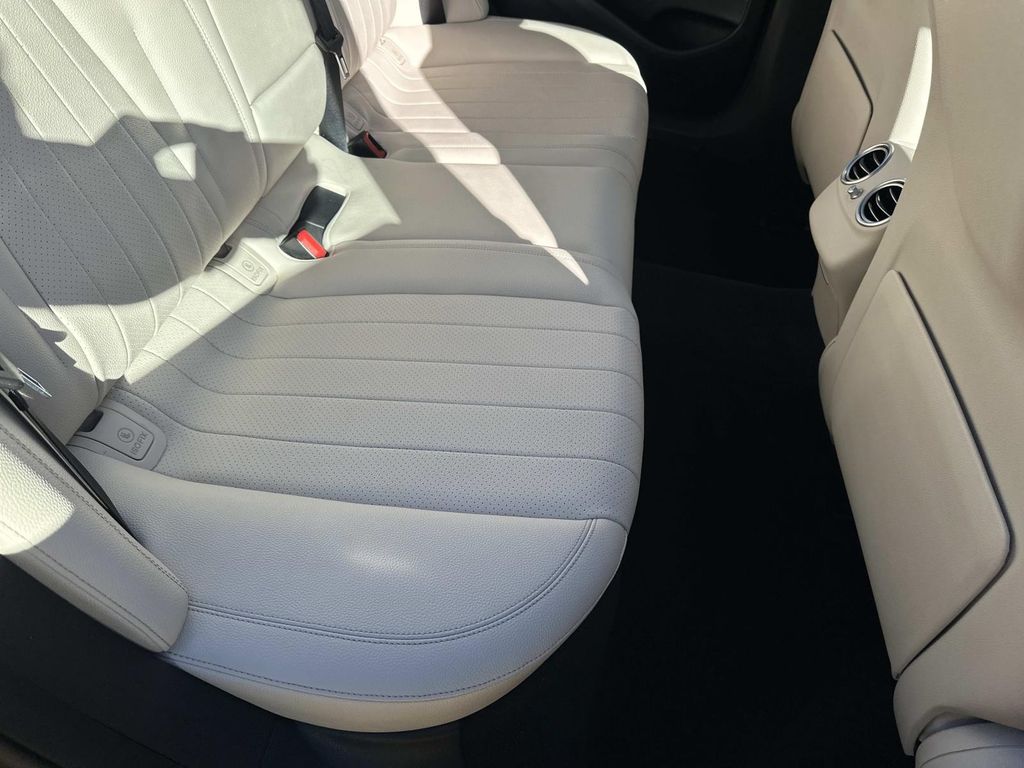 Thumbnail: 2019 Mercedes-Benz E-Class - 26