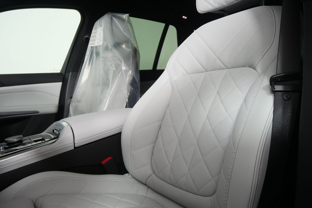 Thumbnail: 2026 BMW X5 - 11