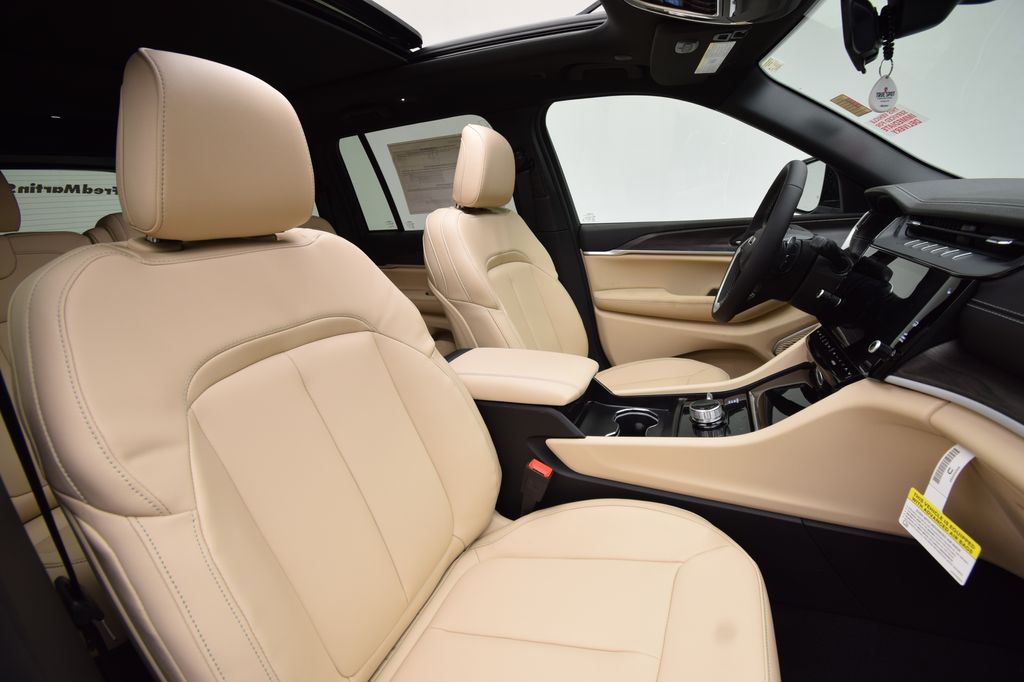 new 2026 Jeep Grand Cherokee car, priced at $48,485