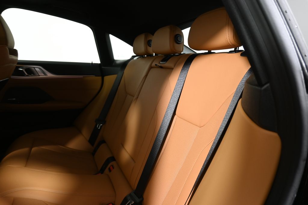 Thumbnail: 2026 BMW 4 Series - 4