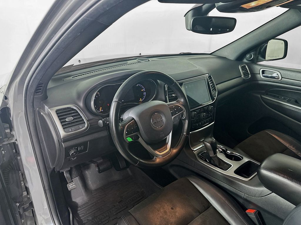 Used 2019 Gray Jeep Altitude image 31