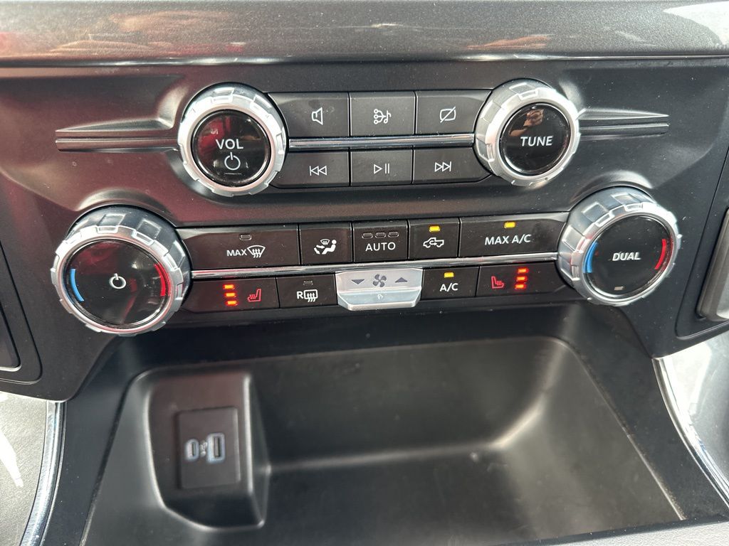 2023 Oxford White Ford F-150 XLT RWD Truck