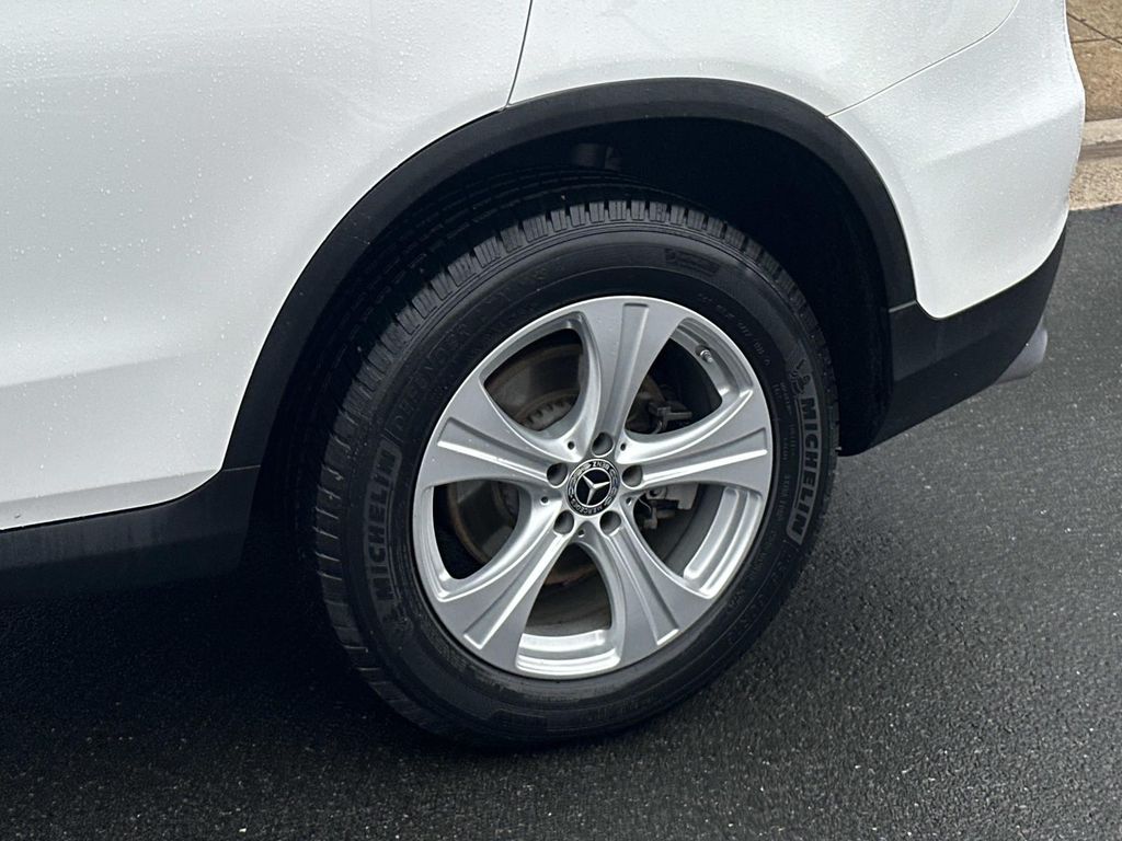 Thumbnail: 2018 Mercedes-Benz GLC - 16