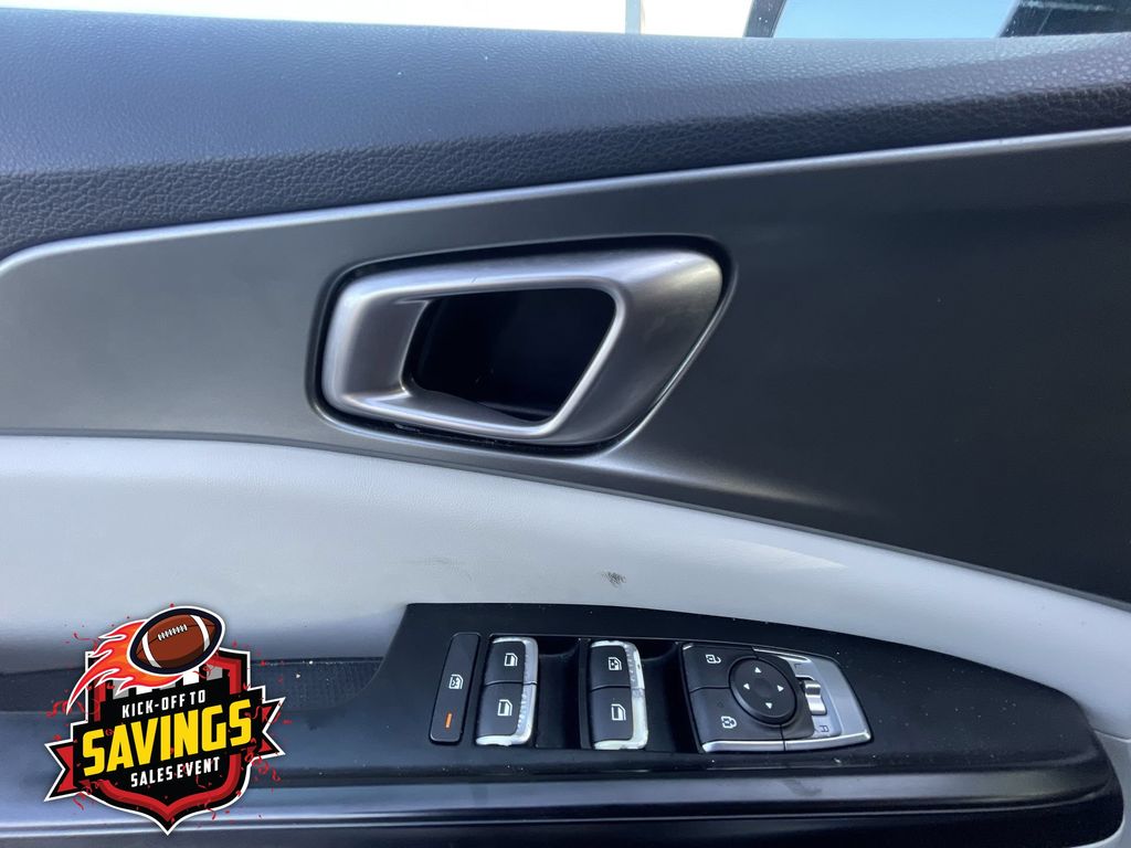 Used 2022 Kia Carnival Van