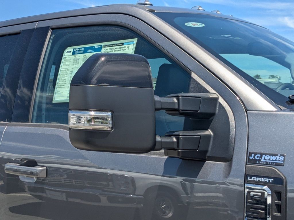 2025 Ford F-550 Chassis LARIAT