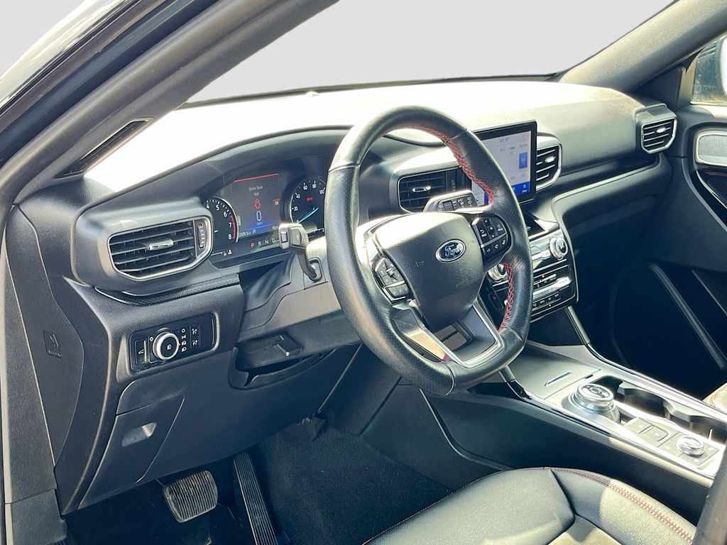 2023 Ford Explorer ST-Line - 8