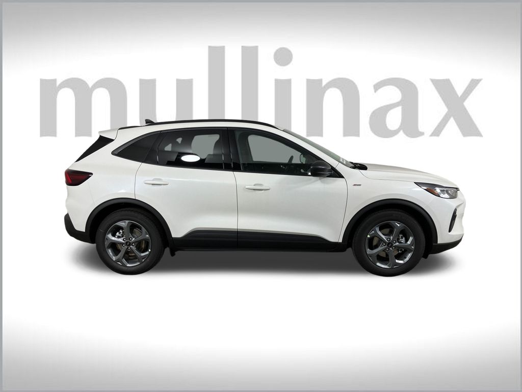 2025 Ford Escape ST-Line photo 2