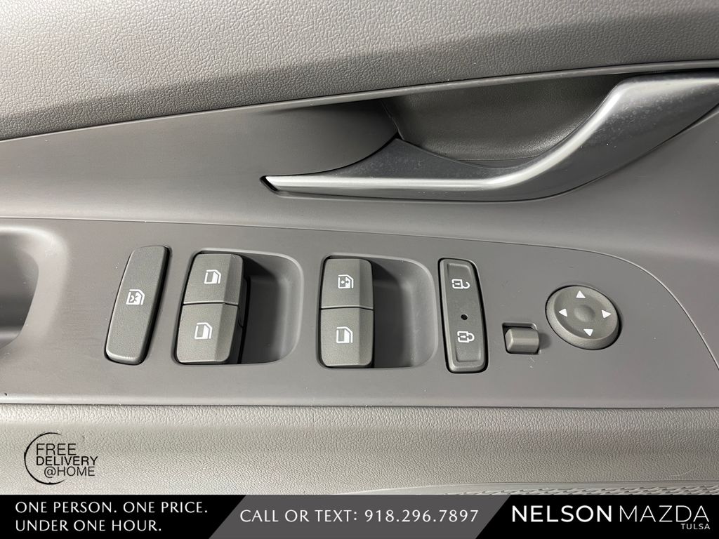 Used 2022 Black Hyundai SEL image 20