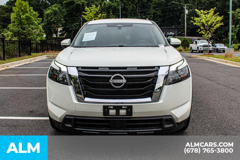 Used 2024 White Nissan SV image 10