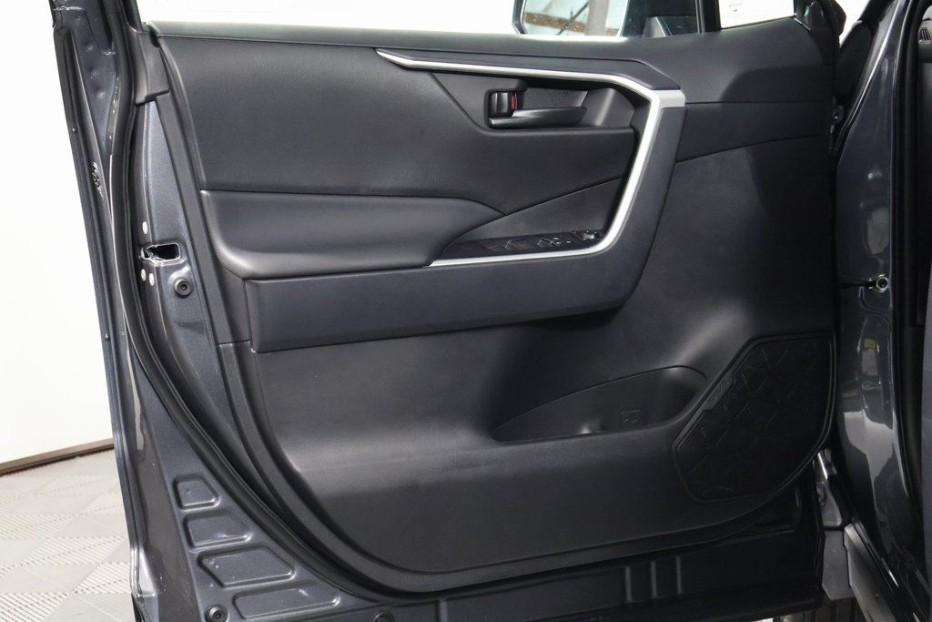 Thumbnail: 2025 Toyota RAV4 - 12