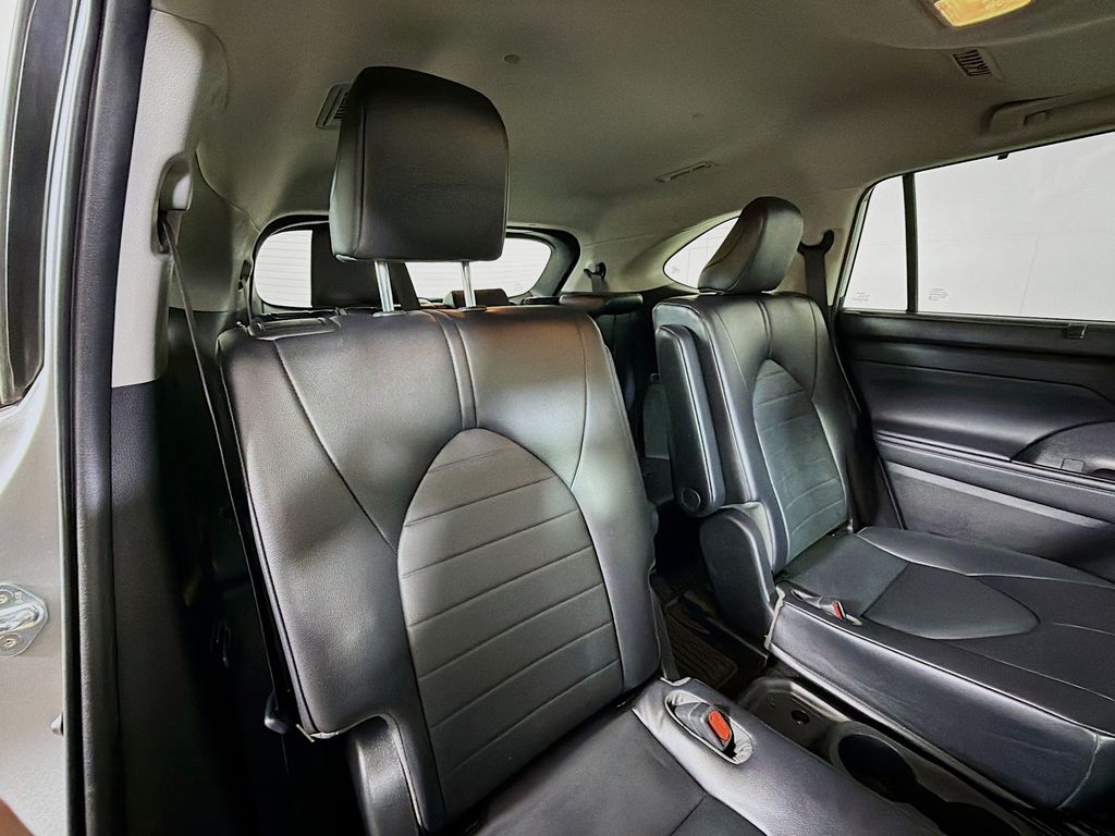 Used 2022 Toyota Highlander SUV