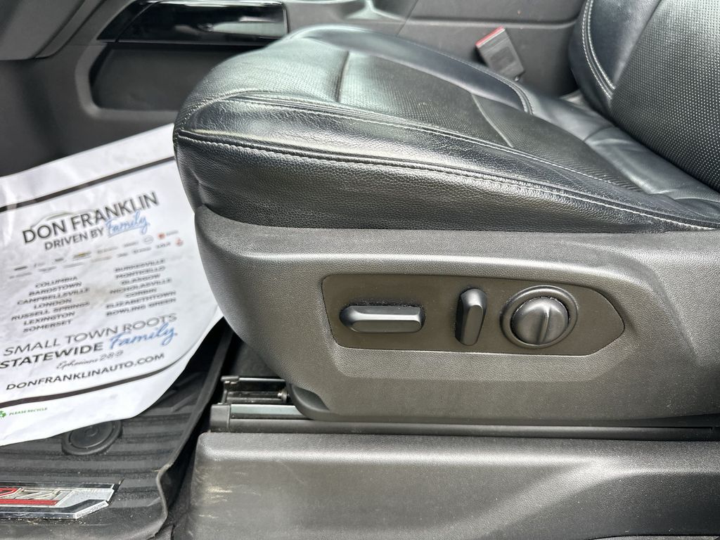 Used 2020 Silver Chevrolet RST image 18