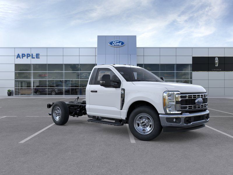 2025 Ford F-350 Chassis XL