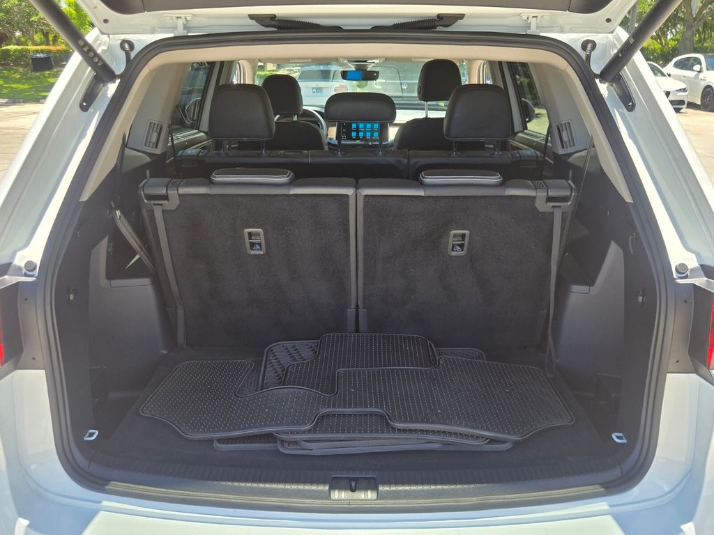 2024 Volkswagen Atlas - $25,700
