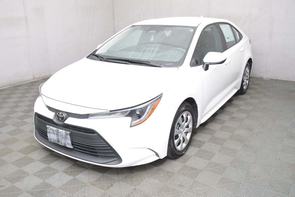 2025 Toyota Corolla LE FWD