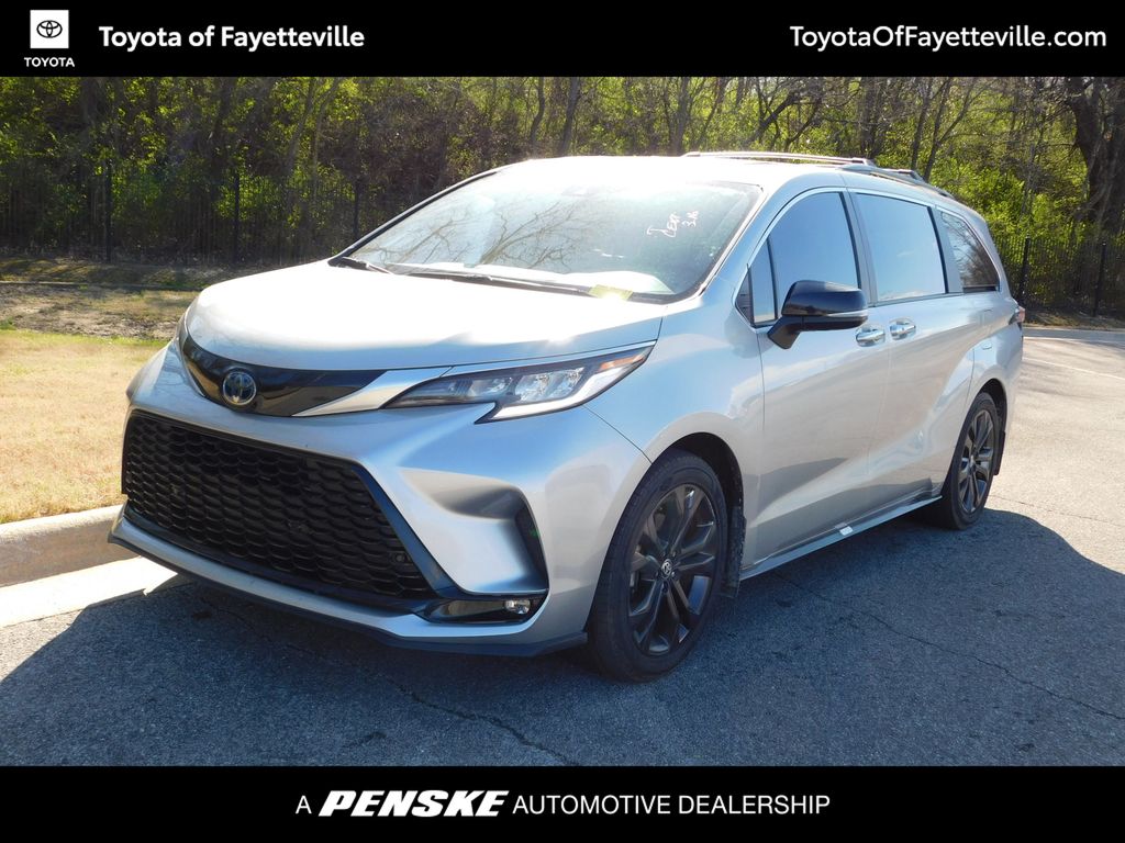 Thumbnail: 2023 Toyota Sienna - 1