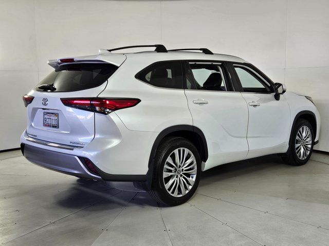 2023 Toyota Highlander Platinum 7