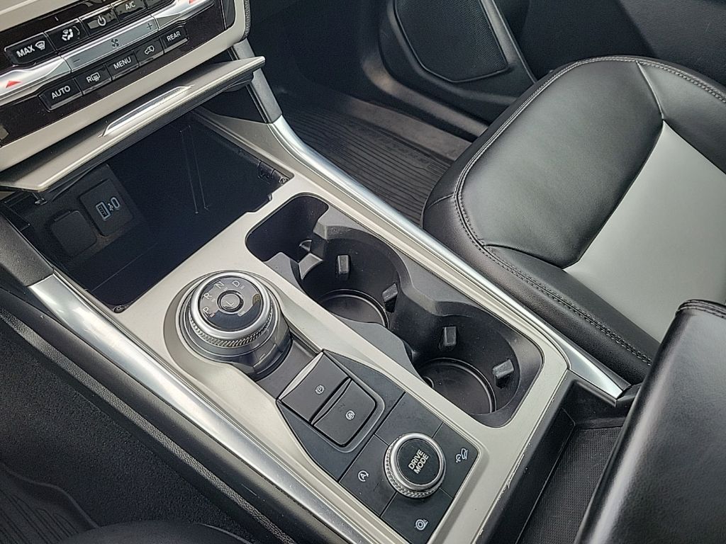 Used 2024 Ford Explorer SUV