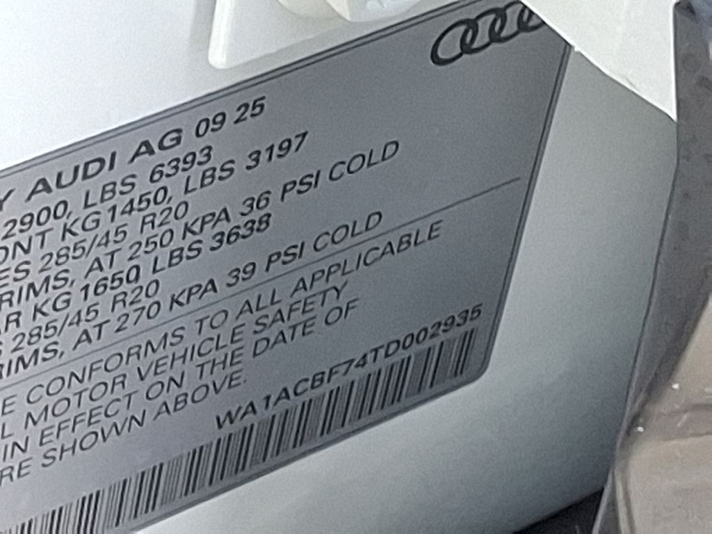 Thumbnail: 2026 Audi Q7 - 21